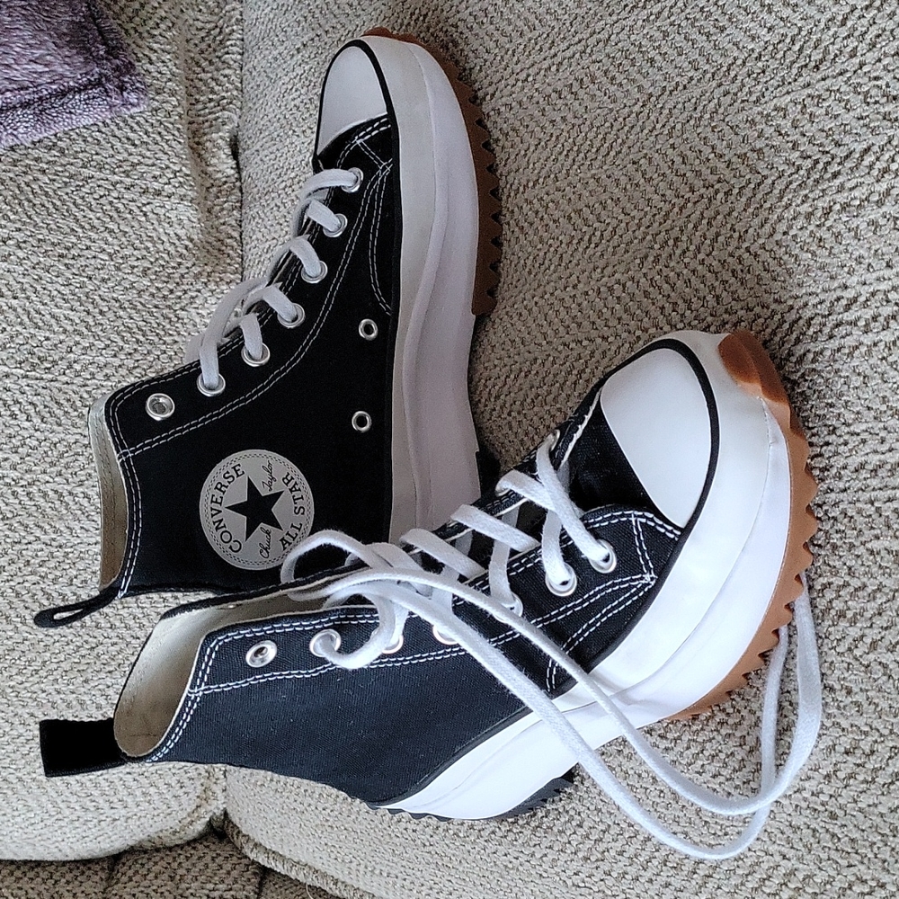 Converse Run Star Hike Hi tops- Black like new size 6.5
